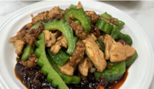 small-pieces-bitter-gourd-chicken
